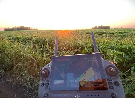 "ПчелоДрон" и другие: для чего нужны беспилотники на полях "ПчелоДрон" и другие: для чего нужны беспилотники на полях